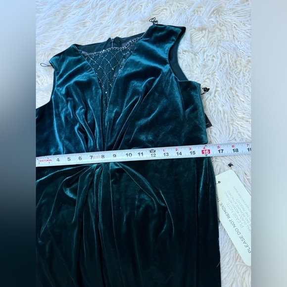Adrianna Papell Women's Beaded Velvet Mermaid Gown hunter green size 14 NWT - Picture 4 of 16